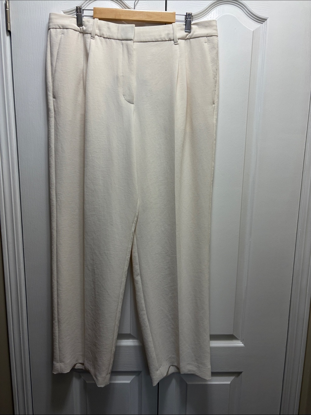 Aritzia Effortless Pants - Low Rise - Light Birch - Wide leg trousers - Size 16